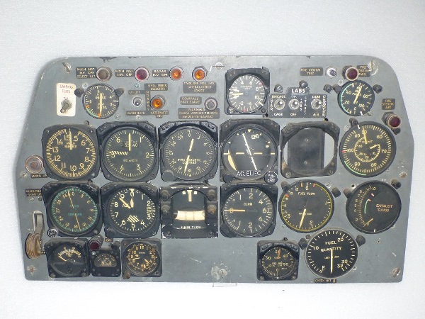 ノースアメリカンF-86の計器盤 マッハ計について